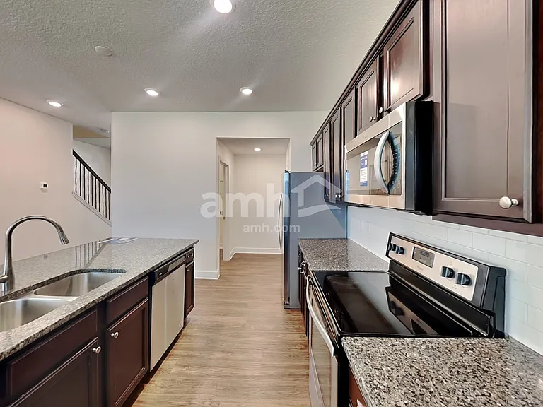329 Crestrun Loop — Photo 4