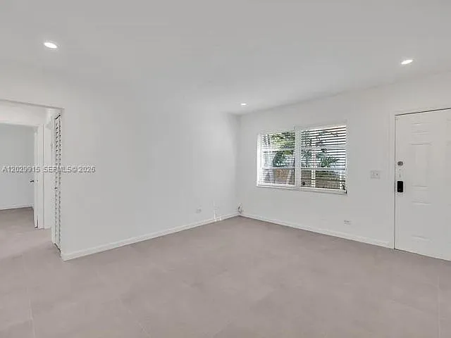 545 NE 64th St — Photo 2
