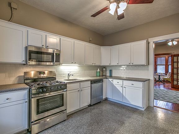 2nd image of 2552 Marcy St APT 15
