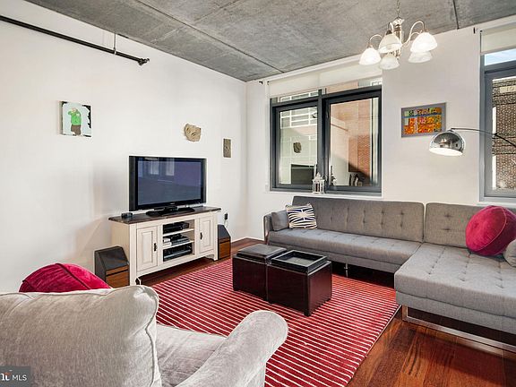 5th image of 1352 South St Unit 212