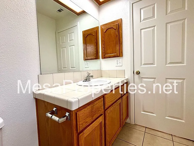 16653 Sholic St — Photo 19
