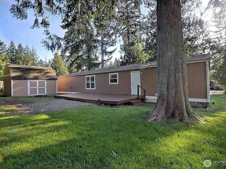 221 SE Fuchsia Ave — Photo 10