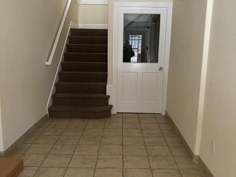 28 Cole St #5 — Photo 2