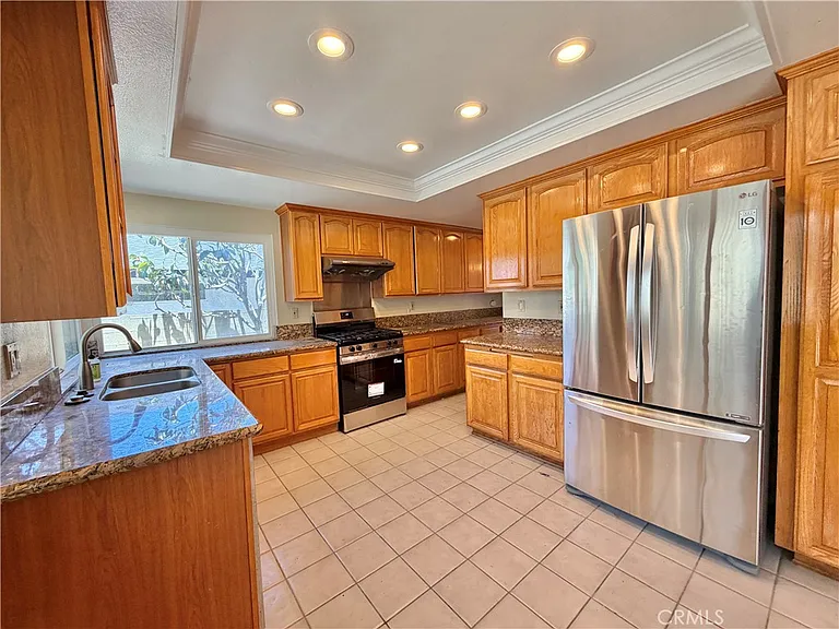 20007 Mildred Ave — Photo 6