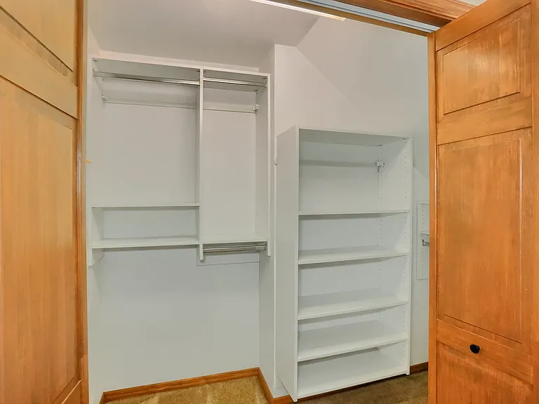 2810 Sarah Street — Photo 15