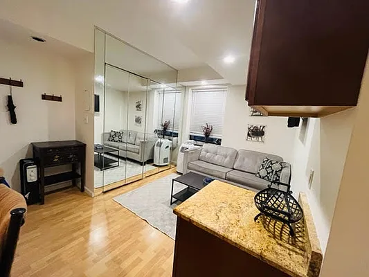 Rented by Manhattan Management Group | media 4