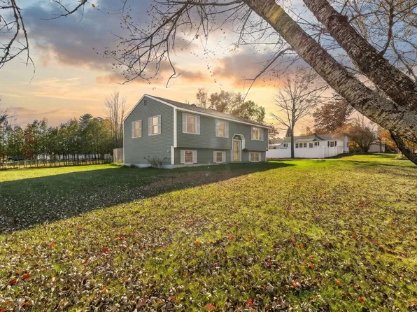 103 Oak Street, Milford, ME 04461