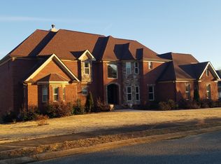 7701 Camelot Ln, Chattanooga, TN 37421