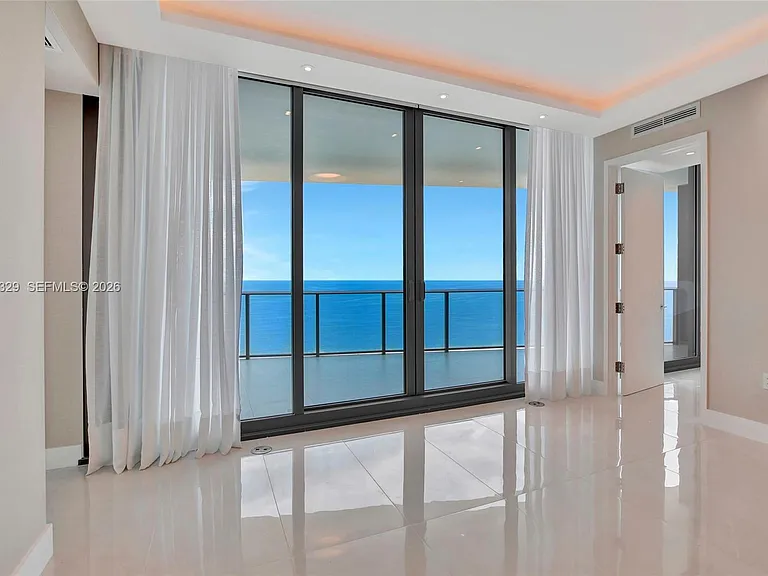 15701 Collins Ave #3804 — Photo 4