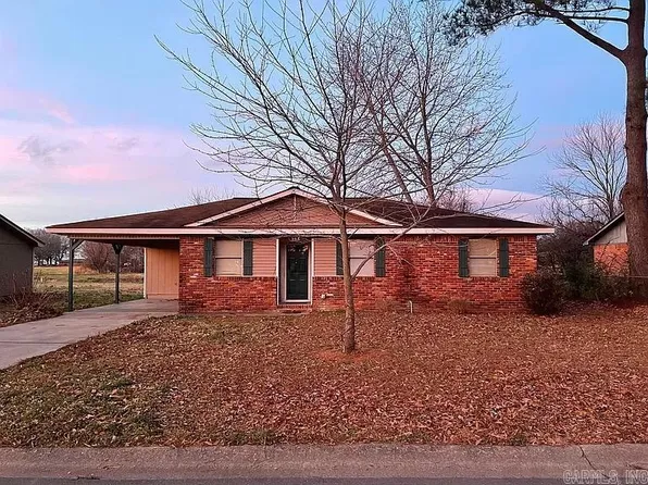 308 W Taft St, Stuttgart, AR 72160