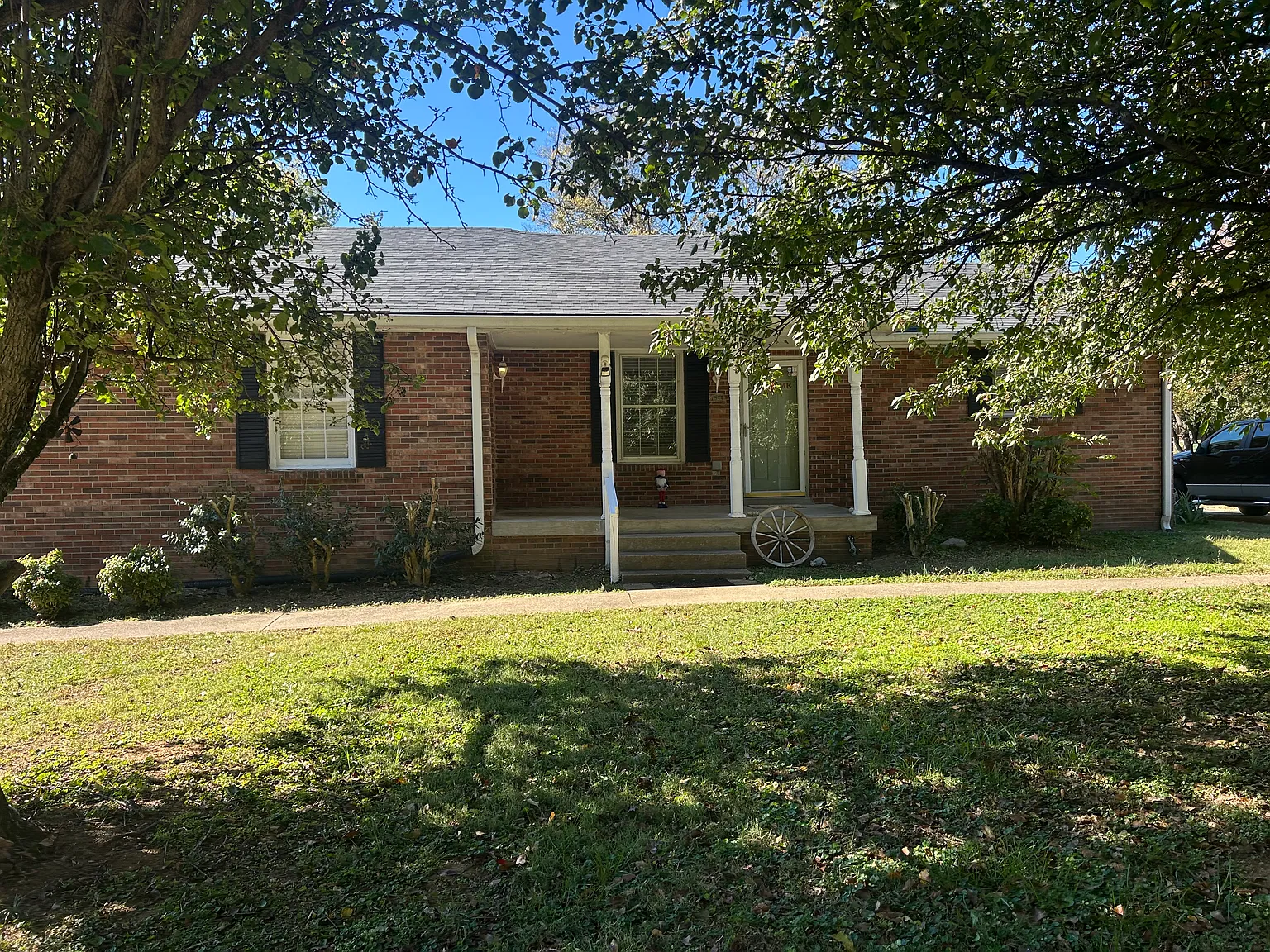 2 bed, 1.5 bath, 800 sqft, $1,200 — Photo 1