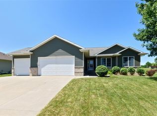 515 Ridgeview Dr, Atkins, IA 52206