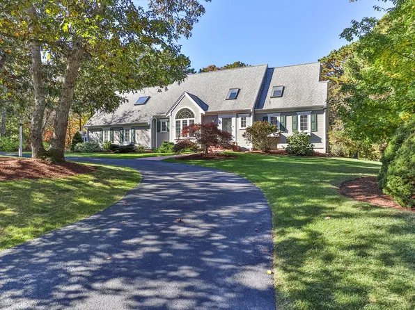 5 Nicholas Drive, Yarmouth Port, MA 02675