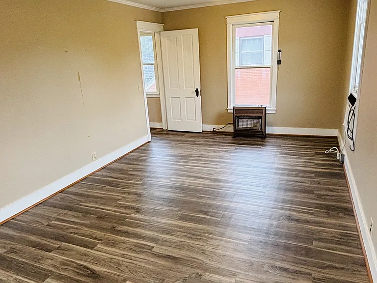 308 S Rogers St — Photo 7