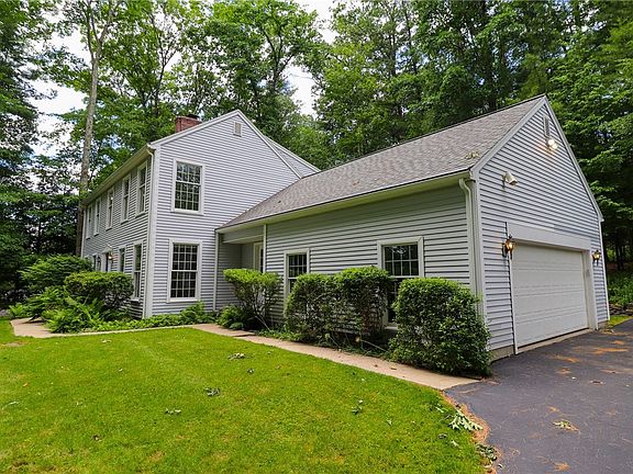 3rd image of 48 S Oakwood Dr