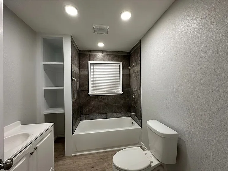 1202 Main Dr — Photo 19