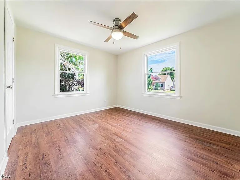 142 Woodstock Ave — Photo 10