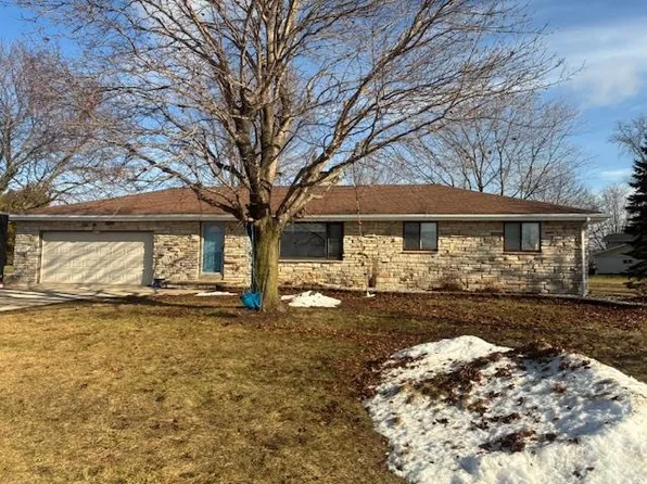 W2215 Maple Heights Dr, Chilton, WI 53014