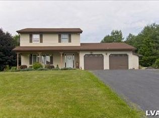 947 Park Estates Rd, Wind Gap, PA 18091