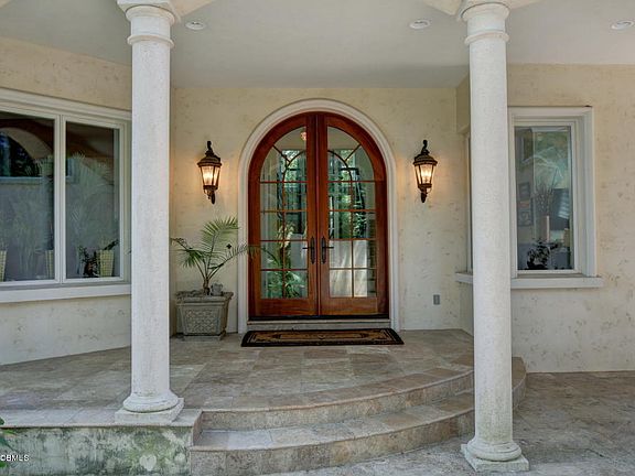 2nd image of 49 Sunset Boulevard