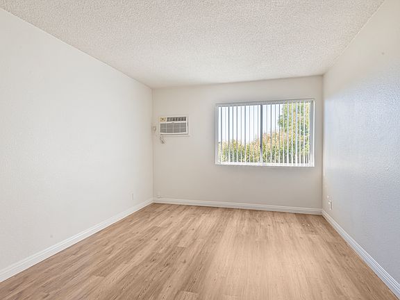 4th image of 3400 Manning Ave #3710
