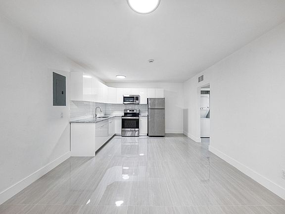 2nd image of 1050 NE 129th St APT 7