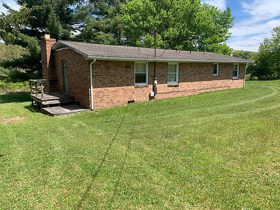 2nd image of 206 Willow Ln