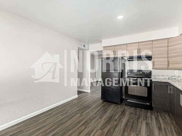 803 N Park Ave — Photo 10