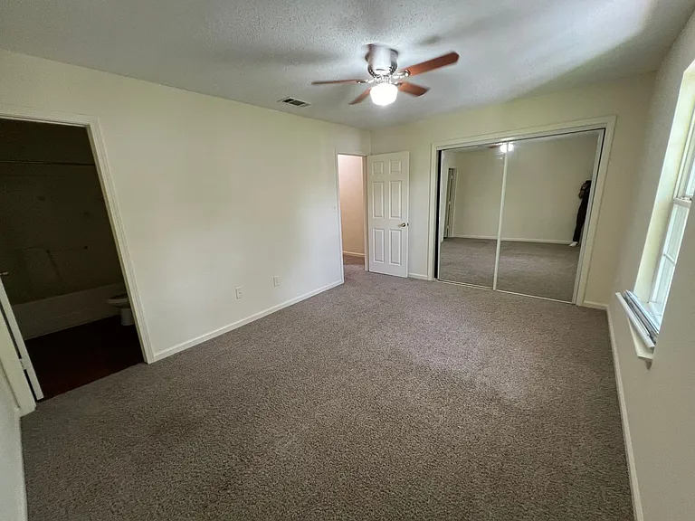 Royal Oaks — Photo 16