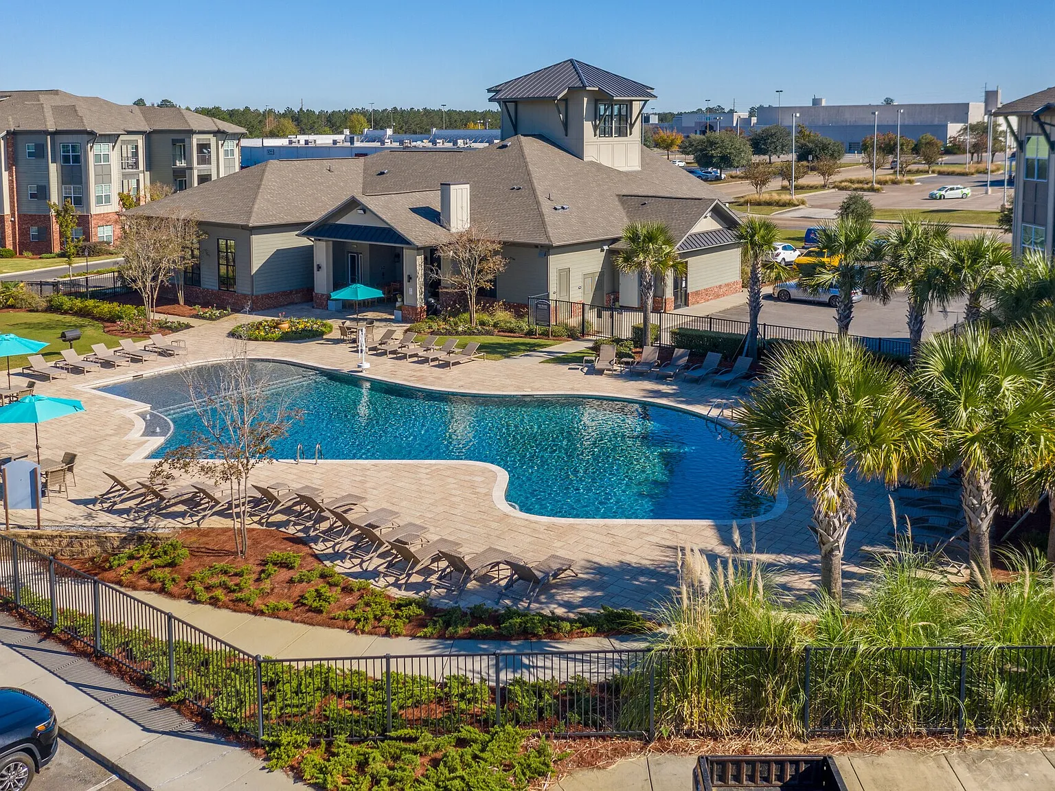 Cross Creek Village — Photo 1