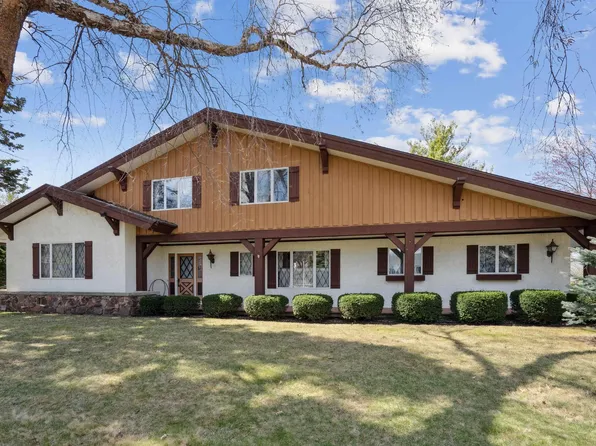 3376 Inverness Rd, Waterloo, IA 50701