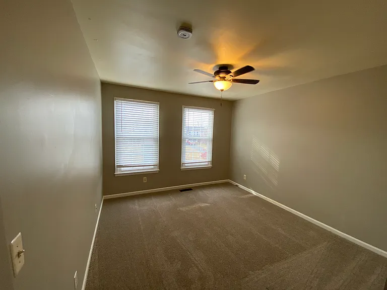 10523 Cedar Creek Dr — Photo 9