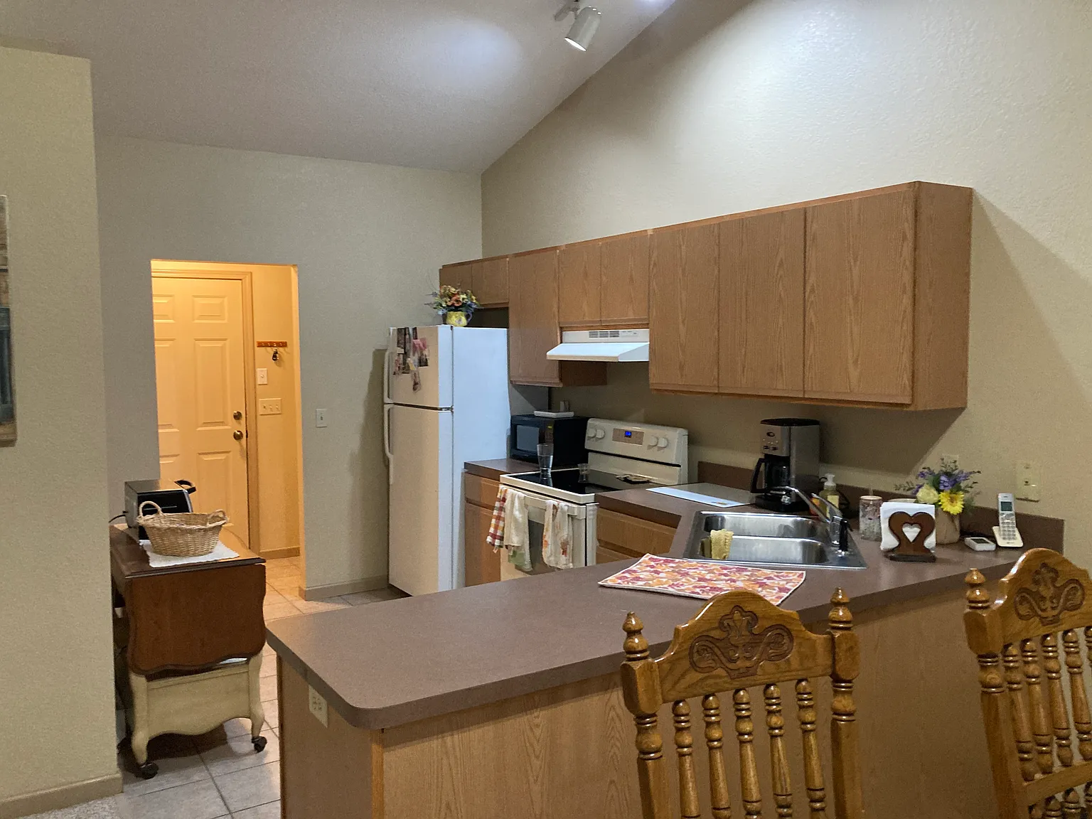 2 bed, 1.5 bath, 1150 sqft, $975 — Photo 3