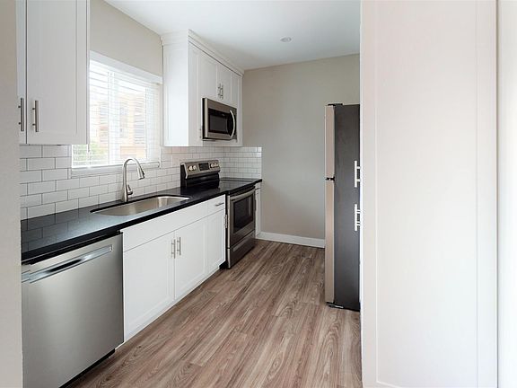 5th image of 1071 33rd St #3