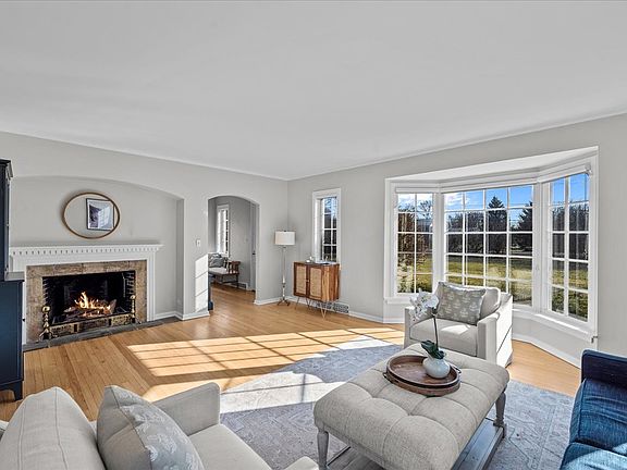 5th image of 220 Sunset Ridge Rd