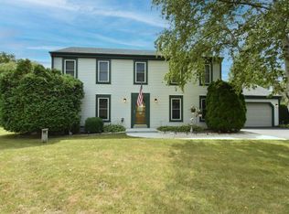 S80W26645 Briarhedge Ct, Mukwonago, WI 53149