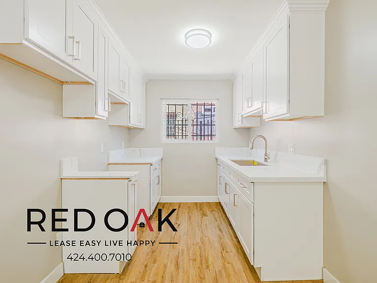 921 W 82nd St #2 — Photo 10