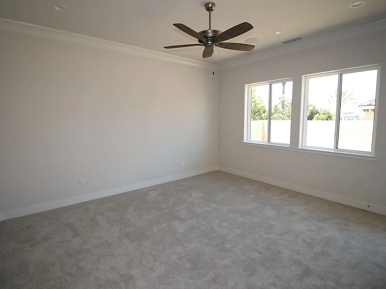 2104 Las Palmas — Photo 8