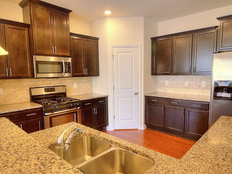 5342 Jessip St — Photo 4