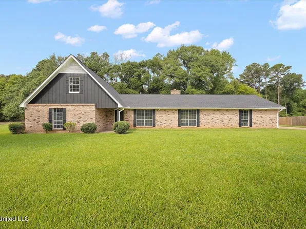 211 Western Hills Dr, Jackson, MS 39212