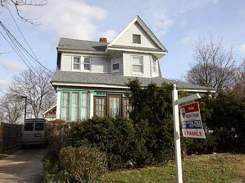 1st image of 15 Bedell St