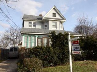 15 Bedell St, Freeport, NY 11520