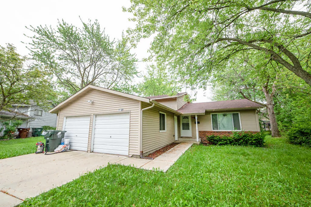 1039 Brampton Ct photo 1