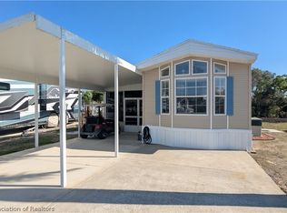 18 Sand Pine Cir, Lake Placid, FL 33852