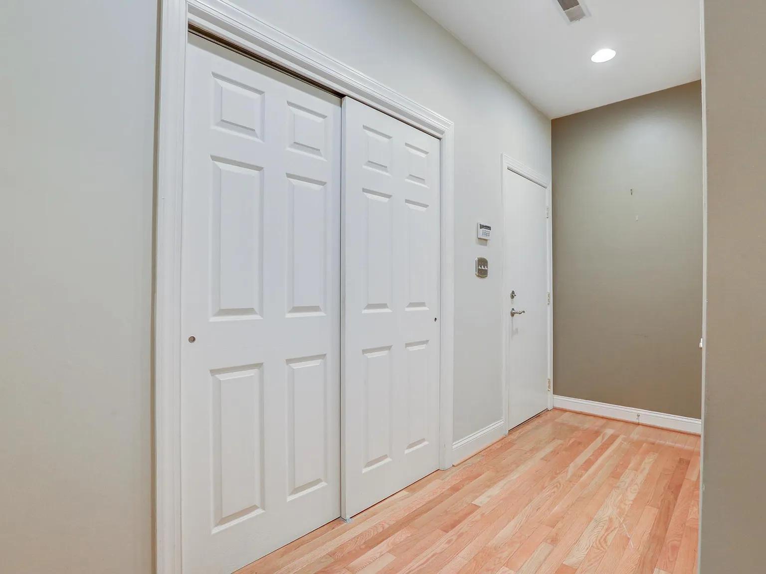 194 Christina Landing Dr — Photo 4