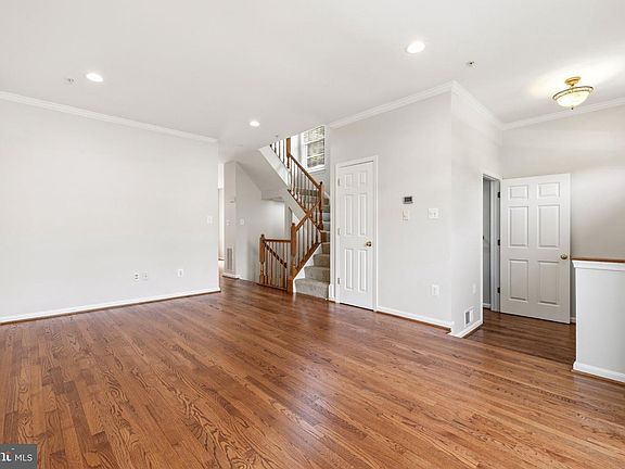 5th image of 2454 Jostaberry Way