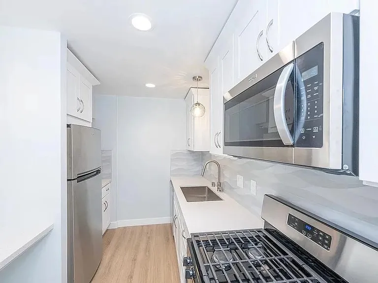 418 N Broadway #418.5 — Photo 14
