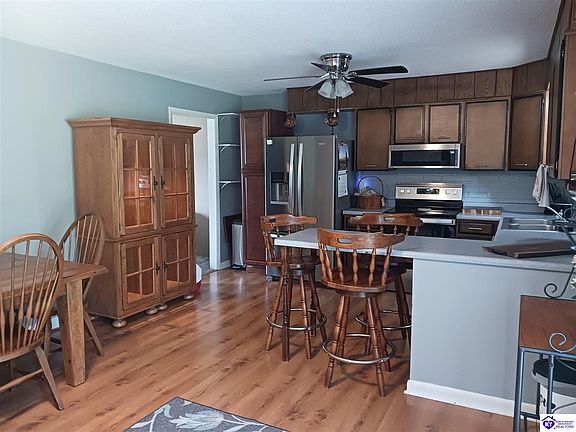 5th image of 107 Botto Ave