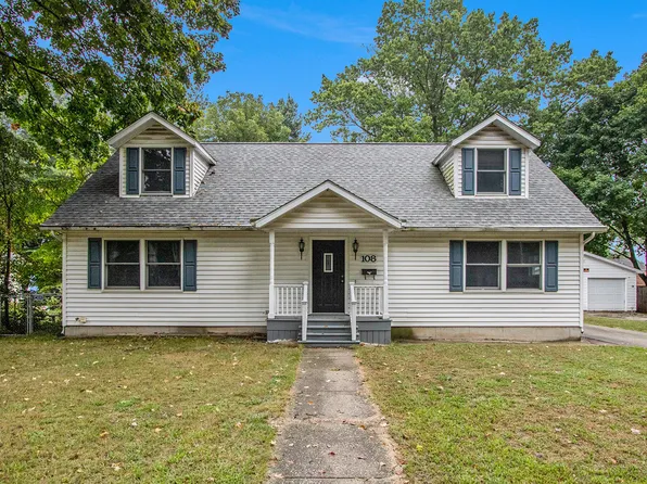 108 N Cayuga St, Buchanan, MI 49107