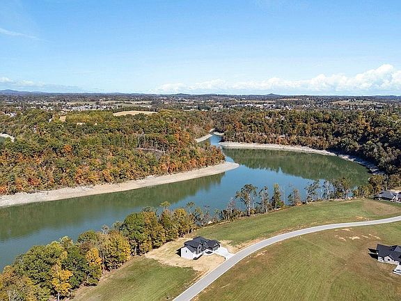 2nd image of 849 Lakemere Dr